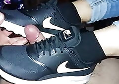 Dragon reccomend nike thea shoejob