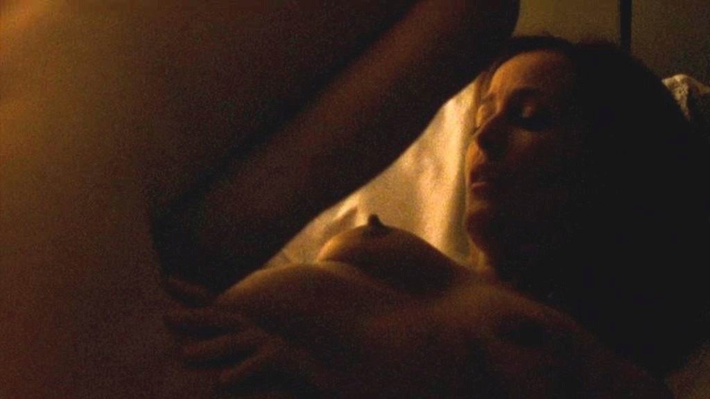 Gillian anderson naked