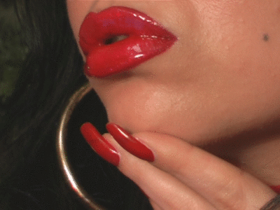 Big B. reccomend kisses lipstick
