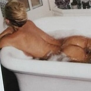 Goldie hawn naked the bathtub