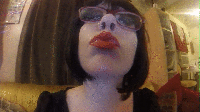 Blue B. reccomend kisses glass lipgloss giantess