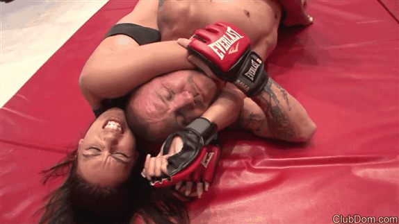 Sexy maya headscissor wrestling femdom