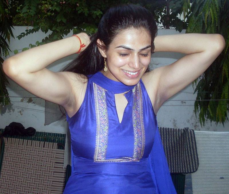 Desi bhabhi with hairy armpits