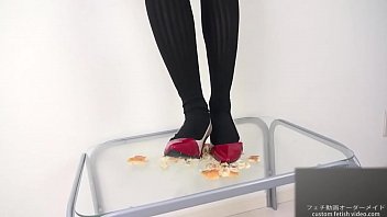 Sammie reccomend with scissors girl legs crush food